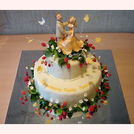 Эксклюзивный свадебный торт "Влюбленные на поляне"