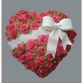 Торт "Сердце из розовых роз"