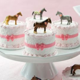 Детские пирожные "Выставка-показ лошадей"