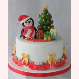 Торт на Новый год "Милый пингвинчик"