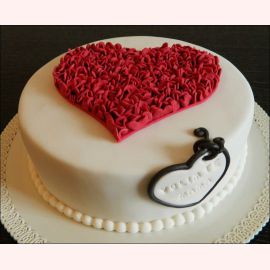 Торт на День влюбленных "Сердце из сердечек"