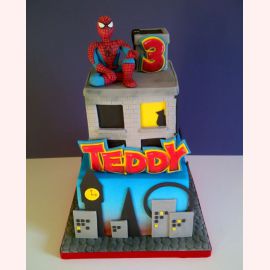 Торт "Человек-паук на ночной прогулке"