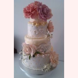 Свадебный торт "Розы на пышную свадьбу"