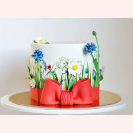 Торт на 8 марта "Миленькие цветочки"