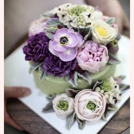 Торт с цветами из крема "Красочные цветы"