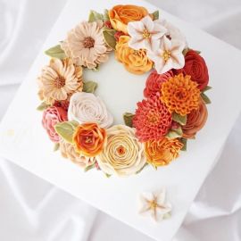 Торт с цветами из крема "Осенние краски"