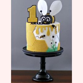 Детский торт "Пчёлке годик"