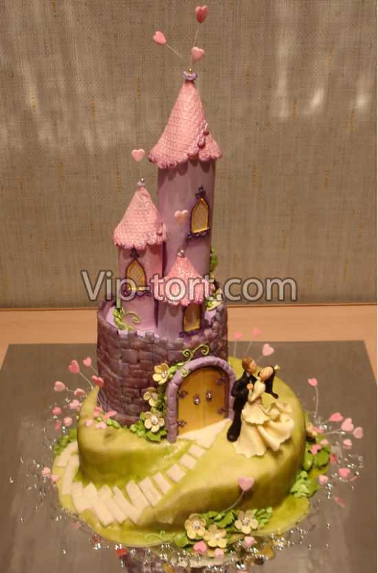 Свадебный торт "Замок любви"
