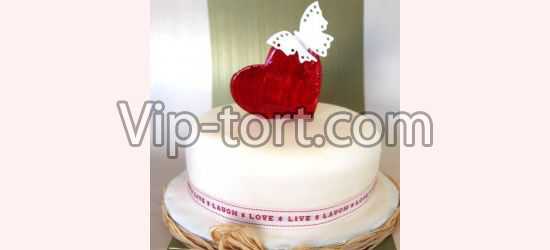 Торт на День влюбленных "Сердце и бабочка"