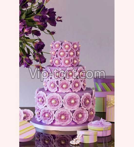 Торт "Фиолетовые цветы с жемчужинами"