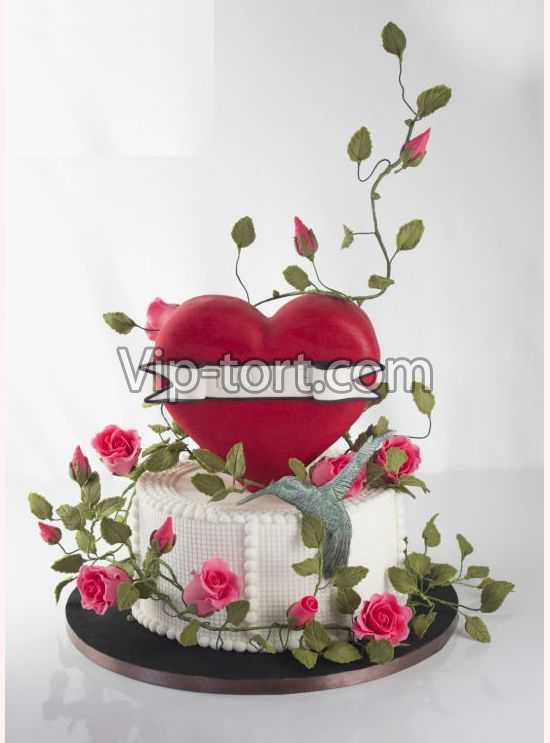Торт на День влюбленных "Сердце на ветвях розы"