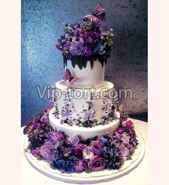 Торт "Фиолетовые розы и бабочки"
