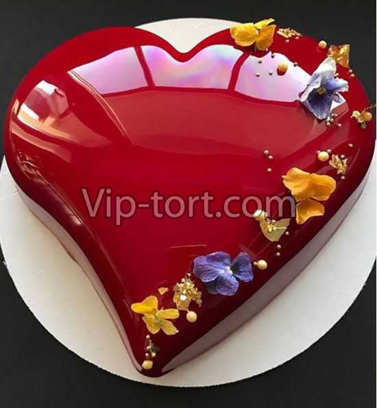 Торт с зеркальным покрытием "Красное сердечко"