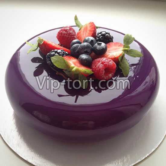 Торт с покрытием гляссаж "Ягодный десерт"
