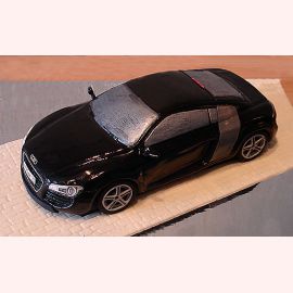 Торт "Черный Audi R8"