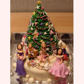 Торт на Рождество "Семья у рождественской елочки"