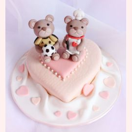 Торт для влюбленных "Мишки на розовом сердце"