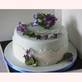Торт "Фиолетовые фиалки"