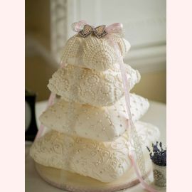 Свадебный торт "Белые подушечки"