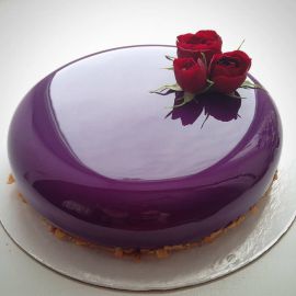 Торт с зеркальным покрытием "Фиолетовый и розы"