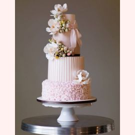 Торт "Нежно-розовые рюши и цветы"