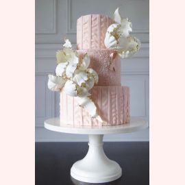 Свадебный торт "Розовая нежность и белые цветы"