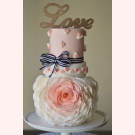 Торт "Нежно-розовая LOVE"