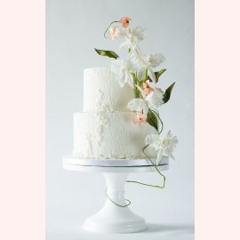 Торт "Белоснежный и ветка цветов"