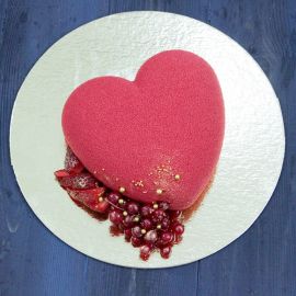 Торт с велюровым покрытием "Красное велюровое сердечко"