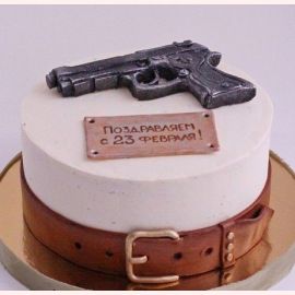 Торт на 23 февраля "Черный пистолет и ремень"