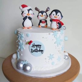 Новогодний торт 2022 "Три пингвиненка"