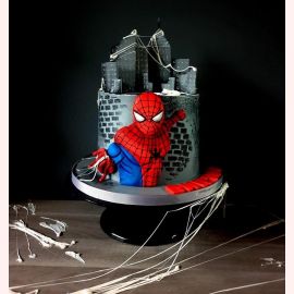 Торт "Человек-паук в ночном городе"